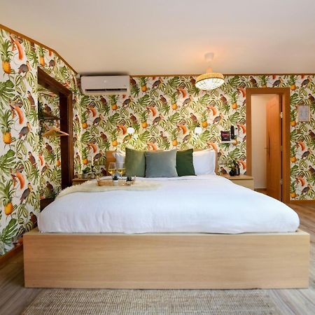 Historic Charm, Modern Comfort - Accommodation In The Heart Of The Old Town บูคาเรสต์ ภายนอก รูปภาพ