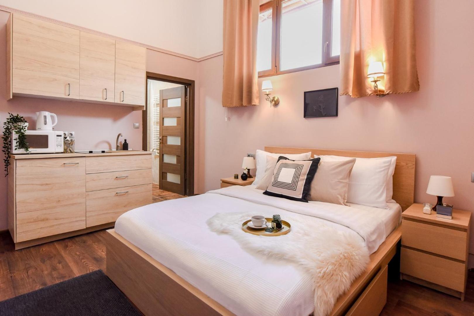 Historic Charm, Modern Comfort - Accommodation In The Heart Of The Old Town บูคาเรสต์ ภายนอก รูปภาพ