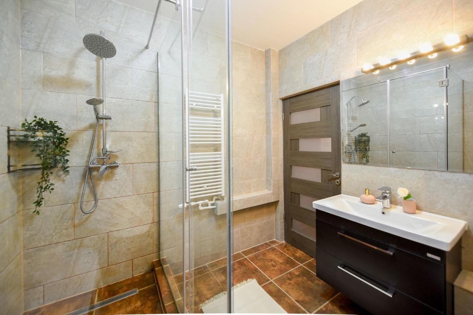 Historic Charm, Modern Comfort - Accommodation In The Heart Of The Old Town บูคาเรสต์ ห้อง รูปภาพ