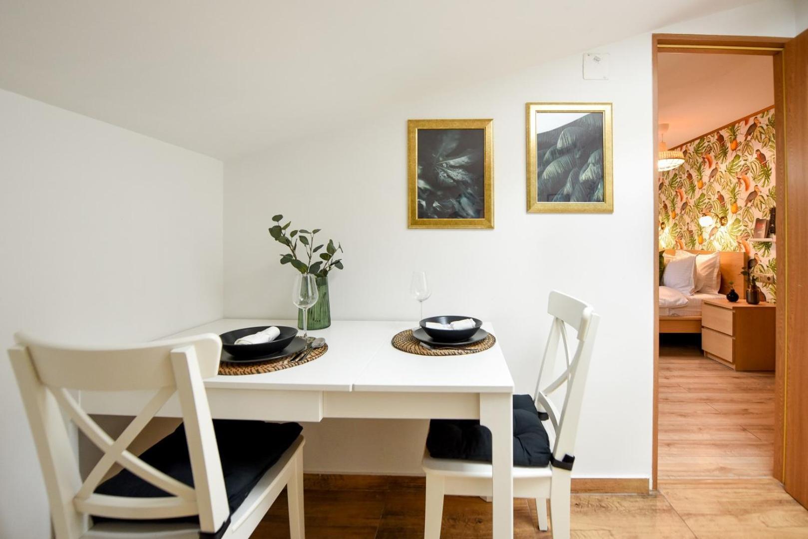Historic Charm, Modern Comfort - Accommodation In The Heart Of The Old Town บูคาเรสต์ ห้อง รูปภาพ